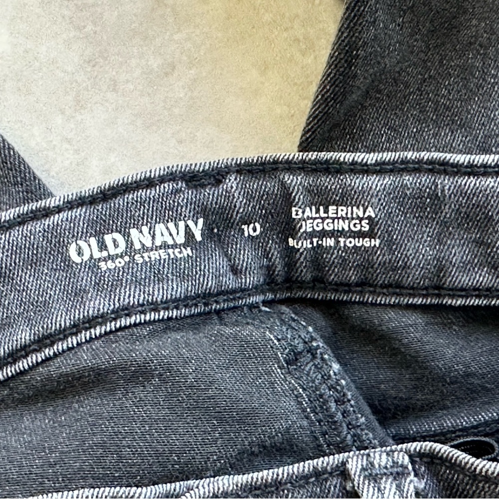 Girls Jeans Size 10 Old Navy 360 stretch, Ballerina Jeggings - Picture 3 of 3
